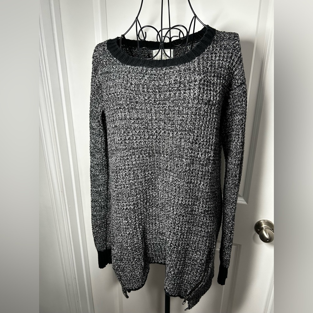 Ruby Moon Black and Gray Knit Sweater w/ Zipper Detaiks